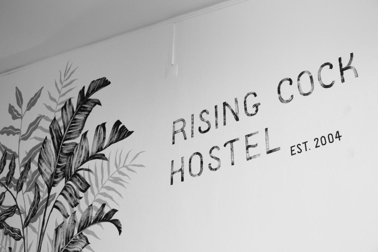 Rising Cock Party Hostel Лагос Екстериор снимка