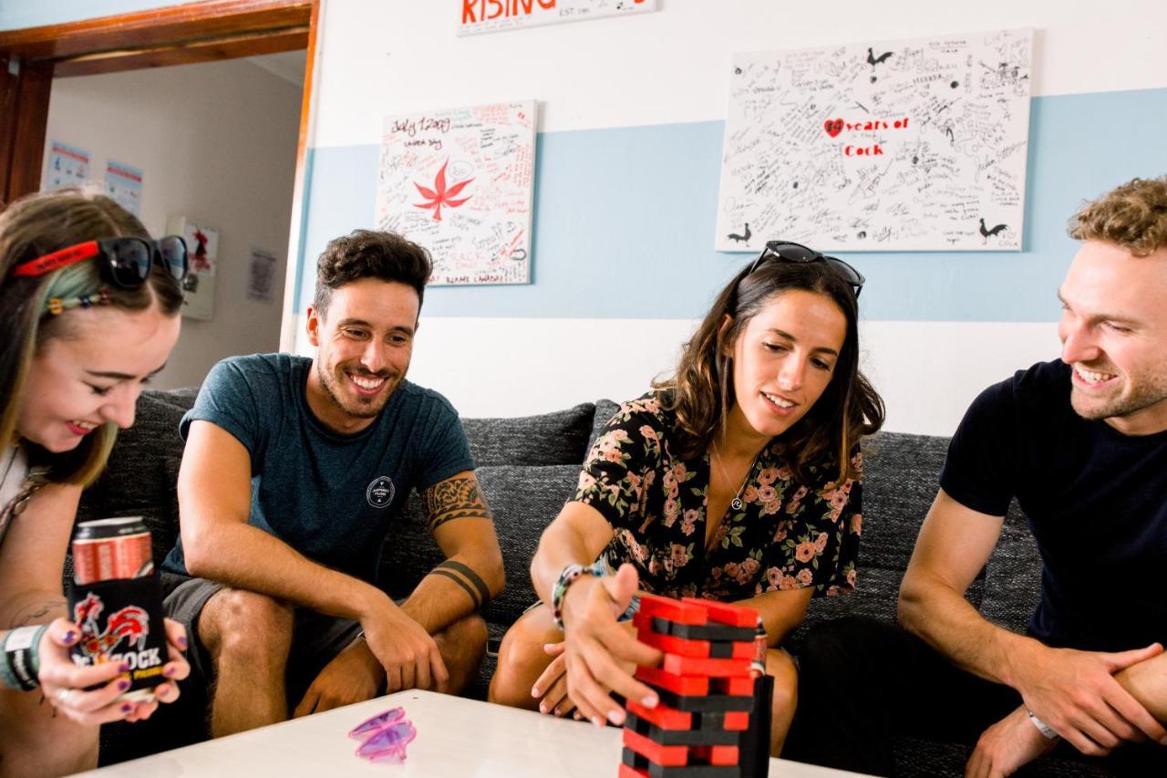 Rising Cock Party Hostel Лагос Екстериор снимка